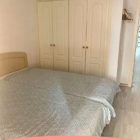 Carihuela 74 托雷莫利诺斯